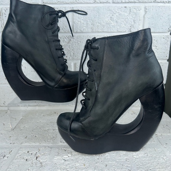 Jeffrey Campbell Shoes - Jeffrey Campbell Roxie Rockaway Lace Up Boot 8M Black Distressed